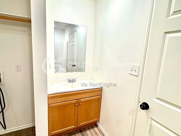 3rd image of 2123 E Broadway #2
