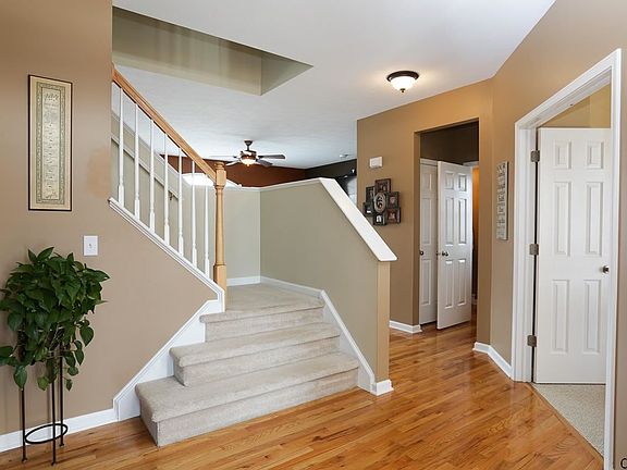 3rd image of 9 Magnolia Way
