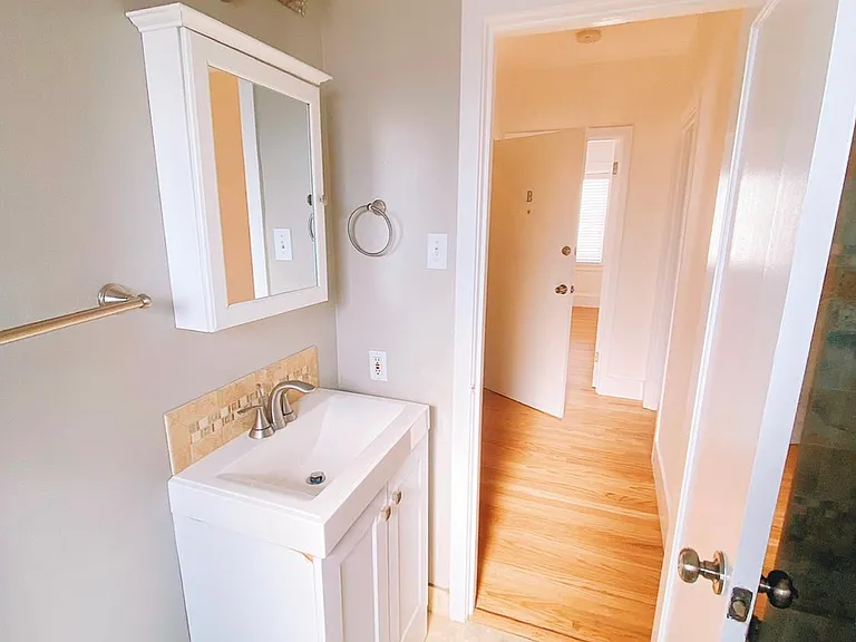 5463B Lawton Ave — Photo 12