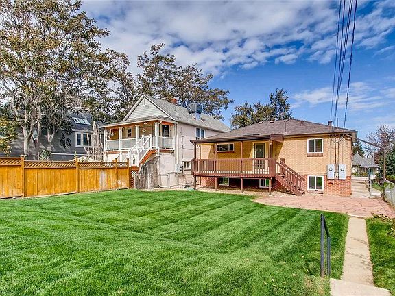 Flagstone patio great for outdoor entertaining
