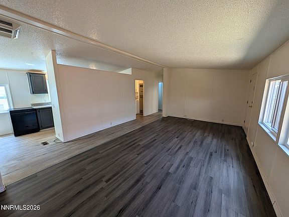 3rd image of 2710 Larkspur St