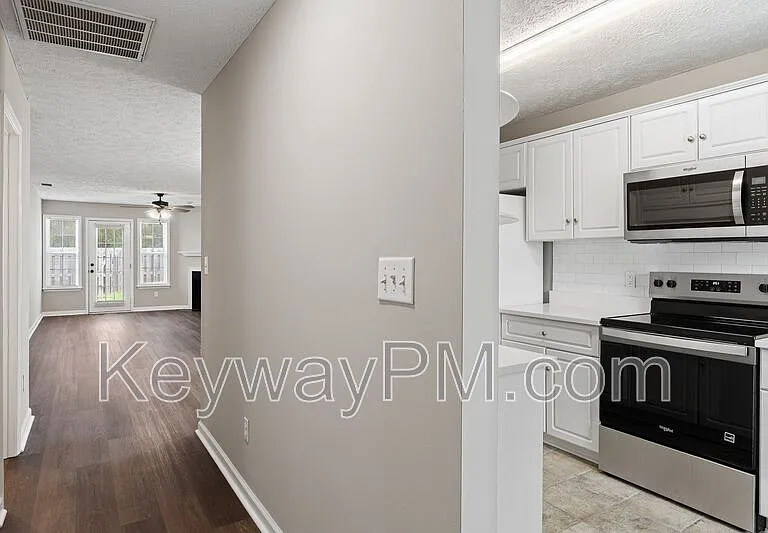 858 Pawley Ct — Photo 2