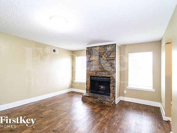 3rd image of 2426 Morning Vista Dr