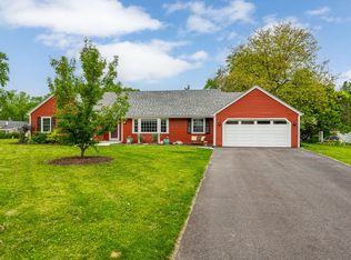 27W359 Aspen Ct, Winfield, IL 60190