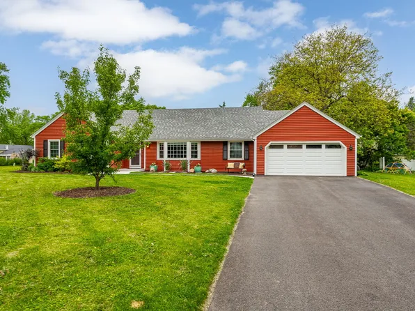 27W359 Aspen Ct, Winfield, IL 60190