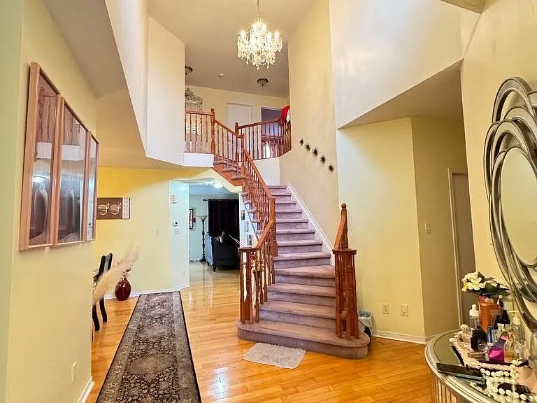 2086 Ricardo St — Photo 2