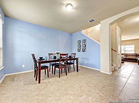 4th image of 429 Stonebrook Dr