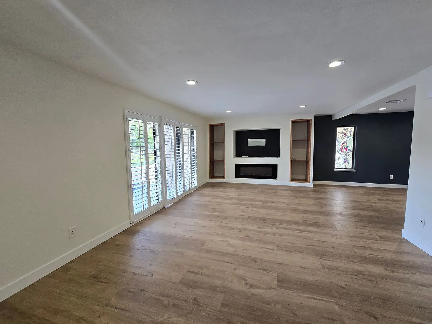 Hawarden Hills Home — Photo 3