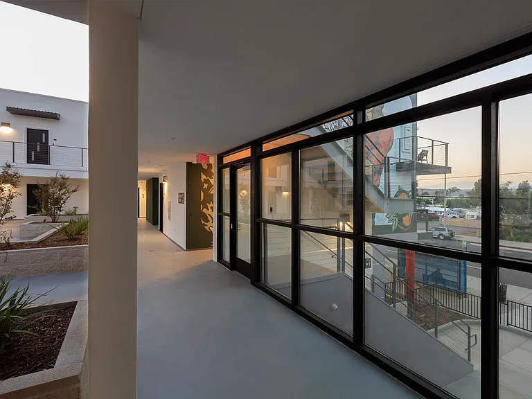 Mission 33 Apartments — Photo 11