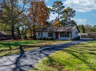 1015 22nd Street Pl NE, Hickory, NC 28601