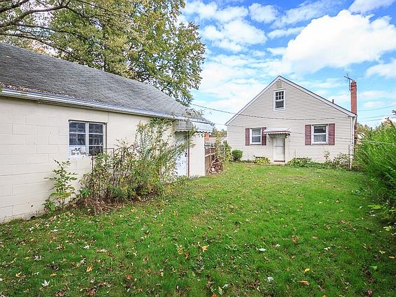 5th image of 981 Owego St