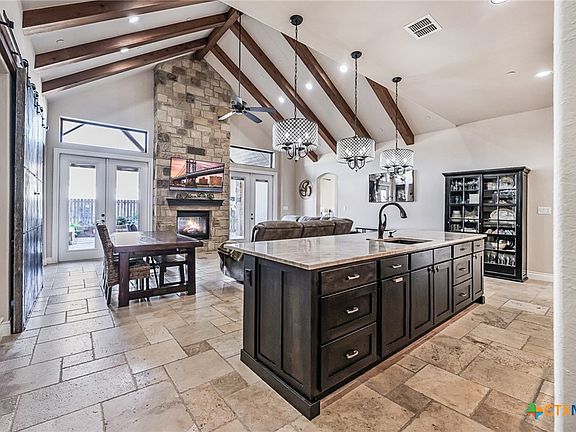 2nd image of 938 Gruene Place Dr