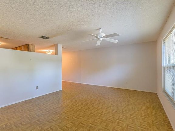 2nd image of 2567 Elderberry Dr