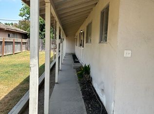 514 W Iris Ave #B, Visalia, CA 93277