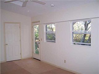 5th image of 223 W Pine Ave