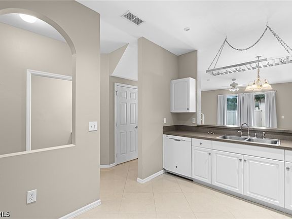 5th image of 3647 Pine Oak Cir APT 103