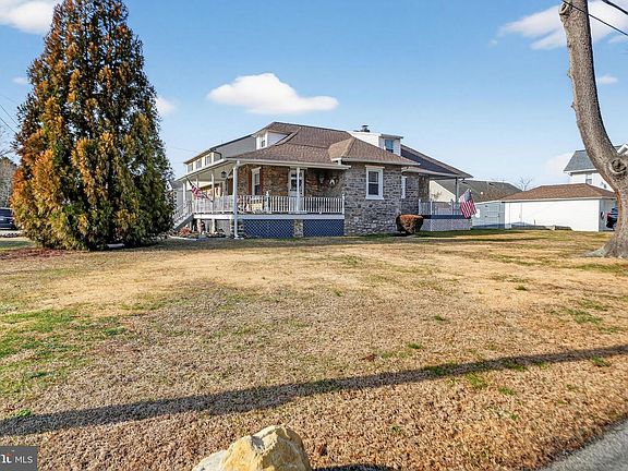 5th image of 2143 Haig Ave