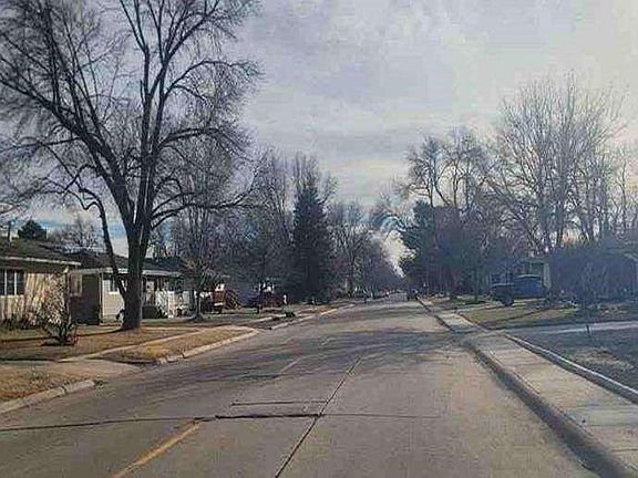 5th image of 3619 E Ave