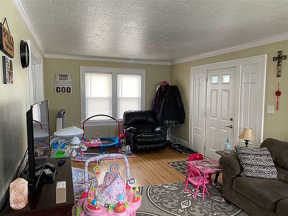 3rd image of 2207 Crawford St