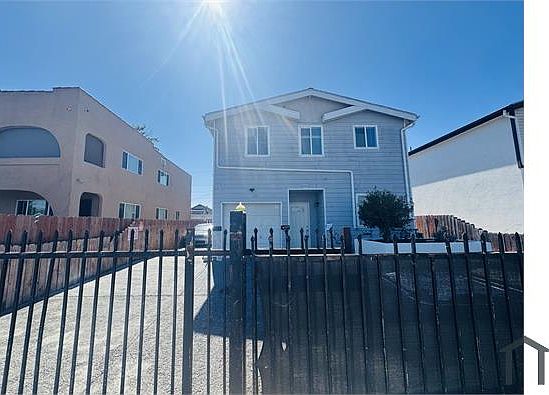 3rd image of 5917 Denver Ave #5919