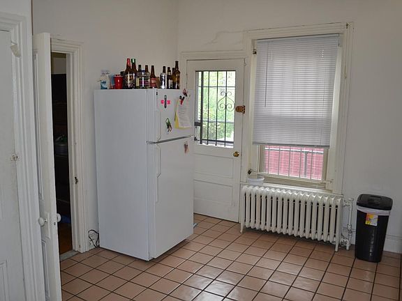 2nd image of 3622 Baring St #23