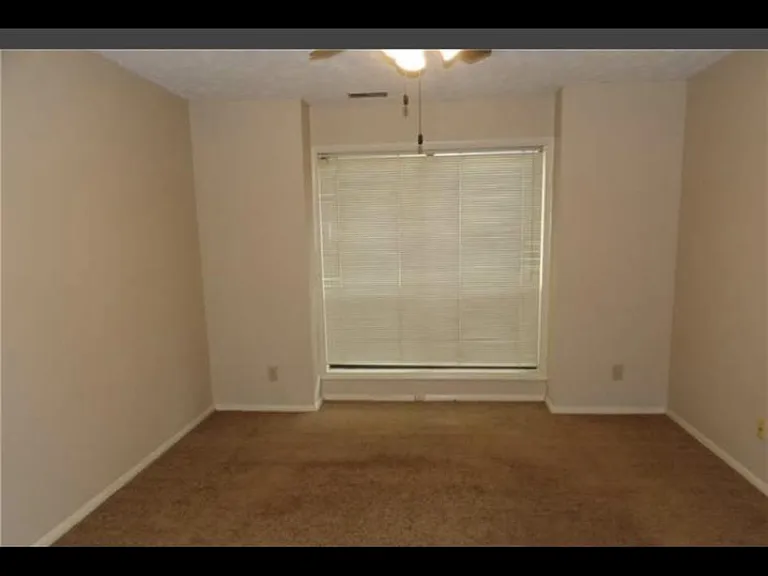 1901 Tryon Dr #4 — Photo 2