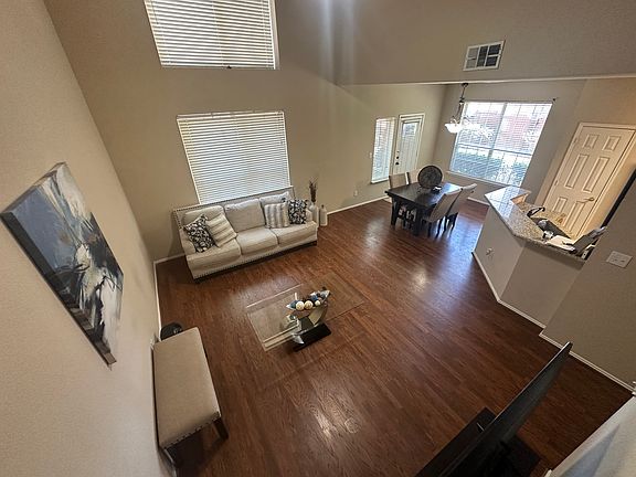 3rd image of 4569 Woodsboro Ln