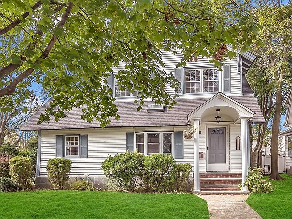 2nd image of 271 Rocklyn Ave