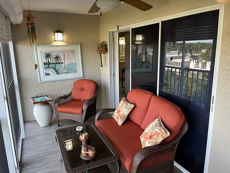 Large screened in Lani with canal view and plenty of privacy.