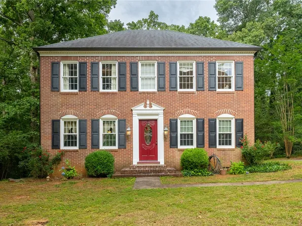 218 Heather Dr, Central, SC 29630