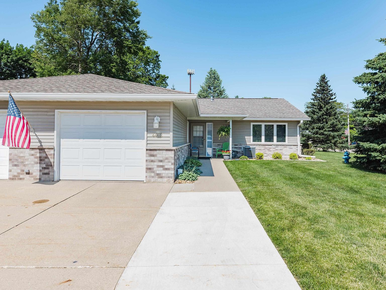 4402 Nostalgia Ln, Waterloo, IA 50701 Zillow