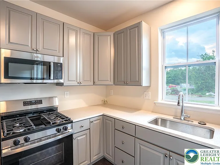 3740 Samantha Ln — Photo 30