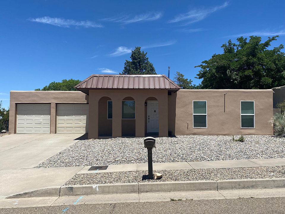 1st image of 10501 Delicado Pl NE