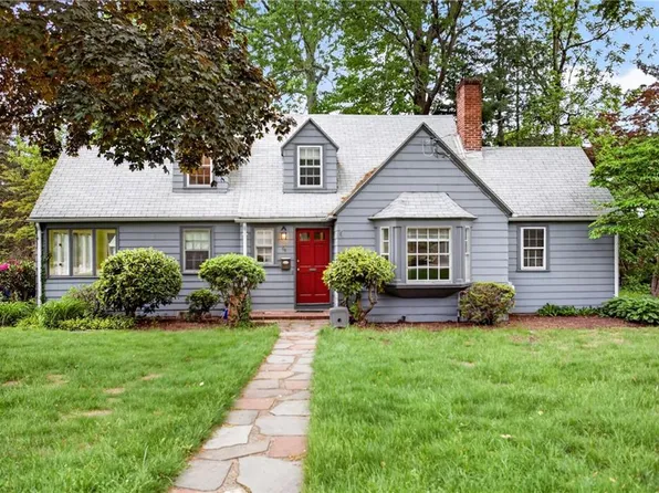 64 White Birch Rd, Cranston, RI 02920
