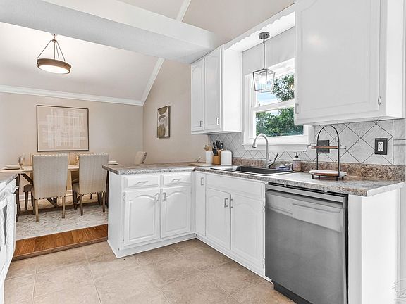 2nd image of 6436 Garden Dr