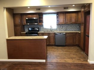 98 Mount Pleasant Ave, Newark, NJ 07104