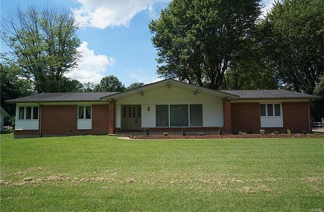 1st image of 108 Castle Dr
