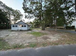 27 Classon Ave, Mastic, NY 11950