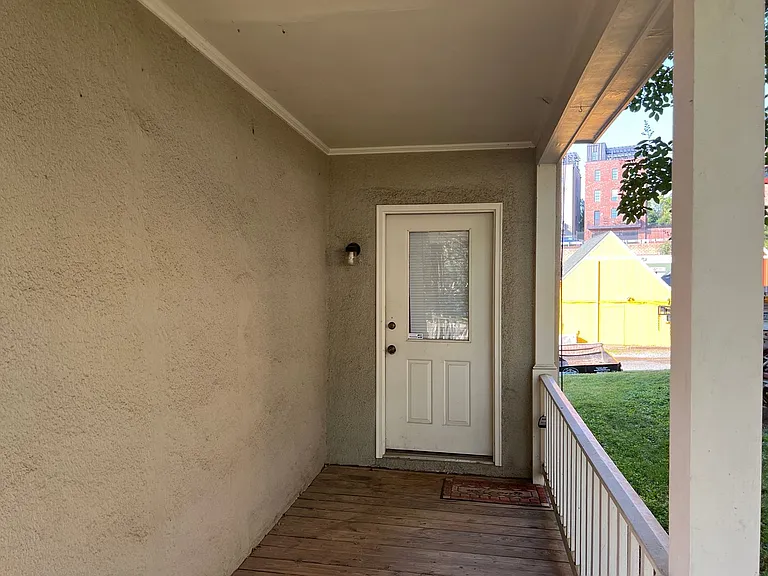 1122 Market St E — Photo 25