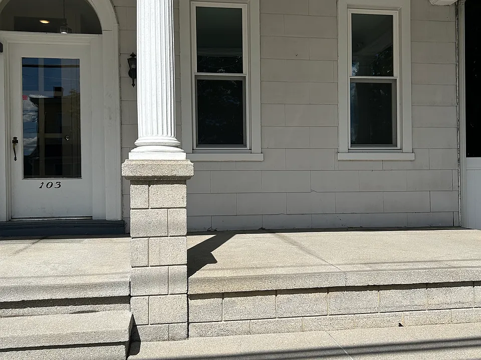 103 E Penn Ave #2
