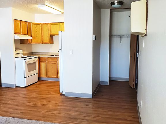 4th image of 100 Clover Ct #11230585