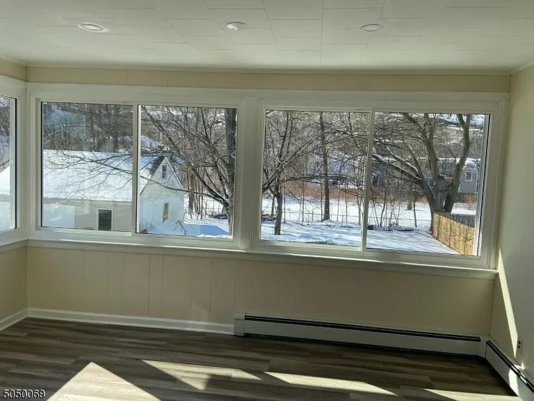 418 Montclair Ave #2 — Photo 15