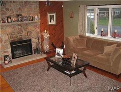 5th image of 819 Johnston Dr