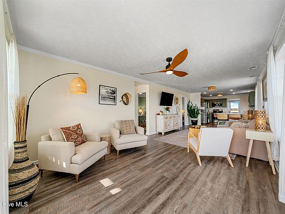 2nd image of 3505 Island Drive