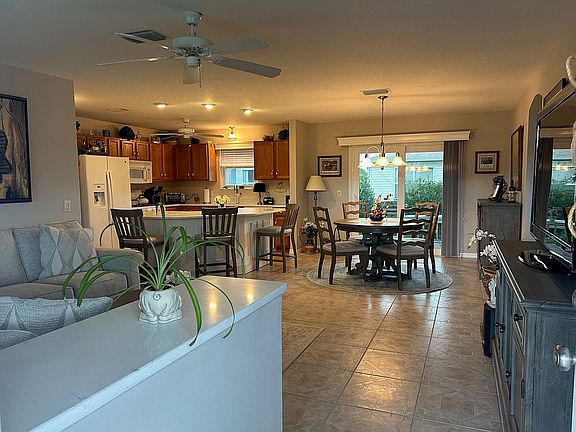 5th image of 1831 Naples Pl