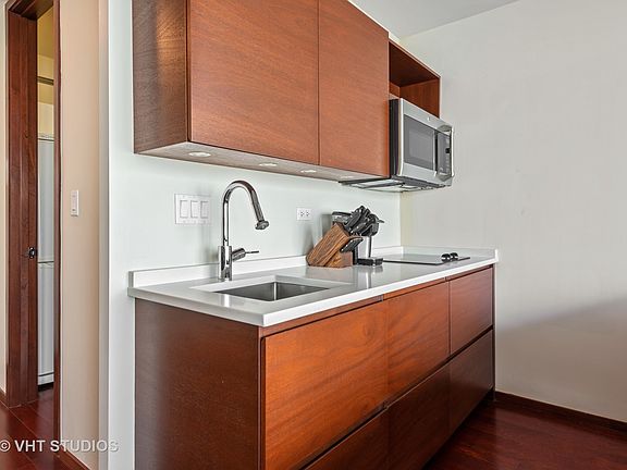 4th image of 900 N Lake Shore Dr APT 514