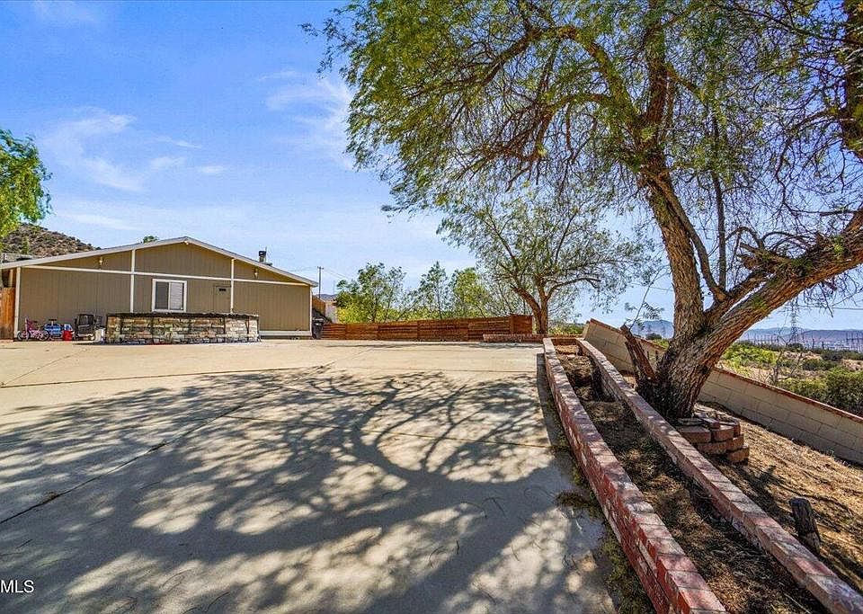 1st image of 510 E Soledad Rd