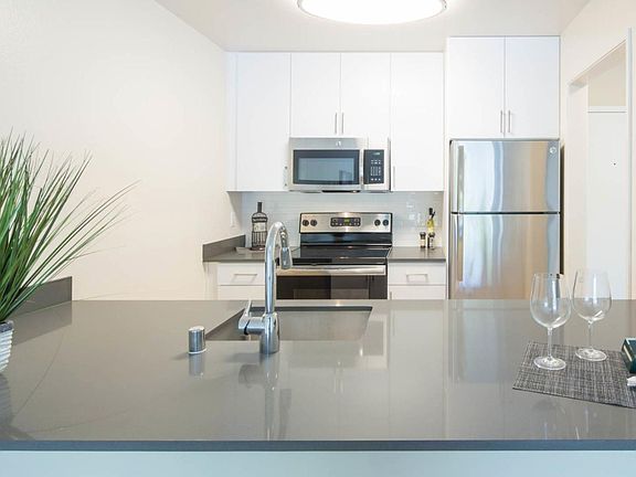 3rd image of 415 Sherwood Dr APT 304