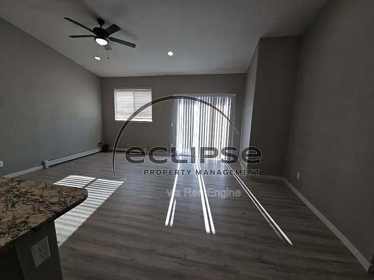 507 Crestone Ave — Photo 2