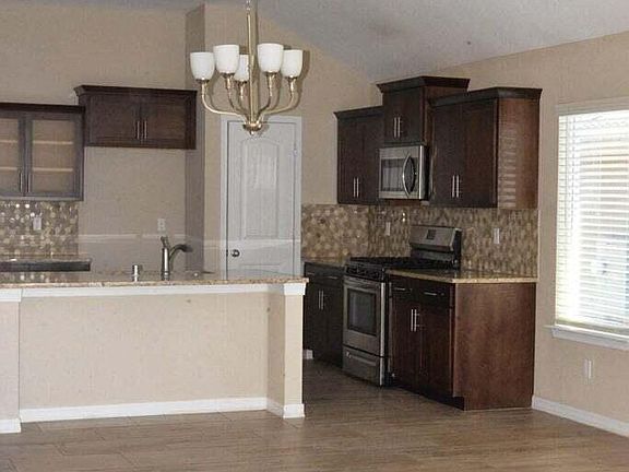 3rd image of 293 Glenlivet Way